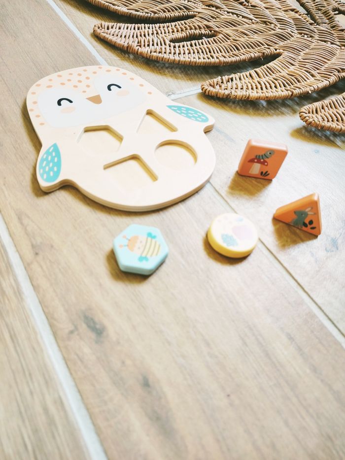 🦉Puzzle d'encastrement hibou avec formes géométriques en bois marque Vertbaudet - photo numéro 2