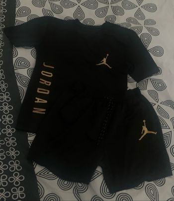 Ensemble short et tee shirt Jordan taille xs