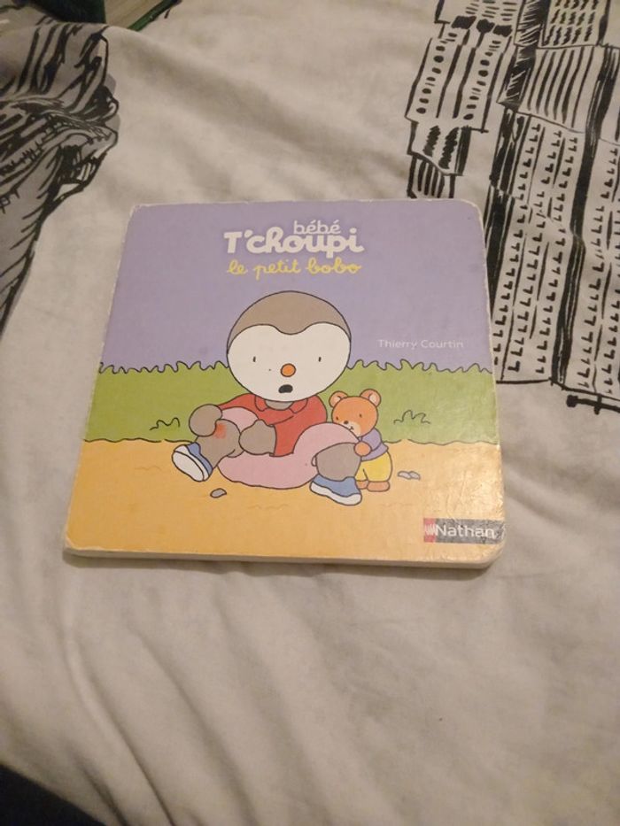 Bébé tchoupi le petit bobo