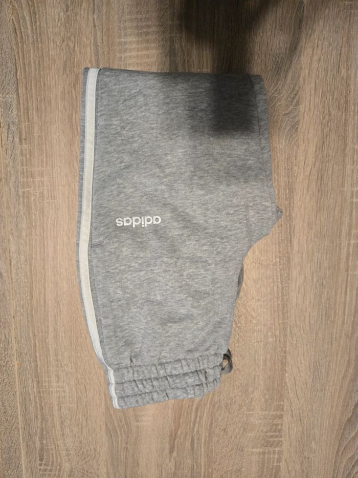 Jogging pantalon adidas 12 ans avec poches état impeccable - photo numéro 4