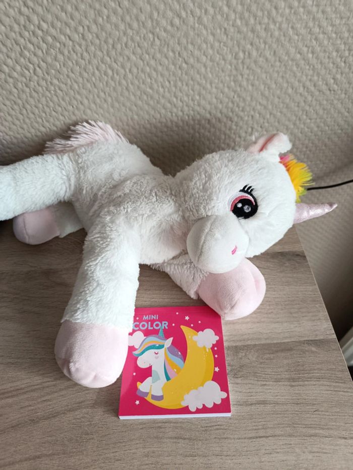 Peluche licorne avec carnet de coloriage licorne - photo numéro 5