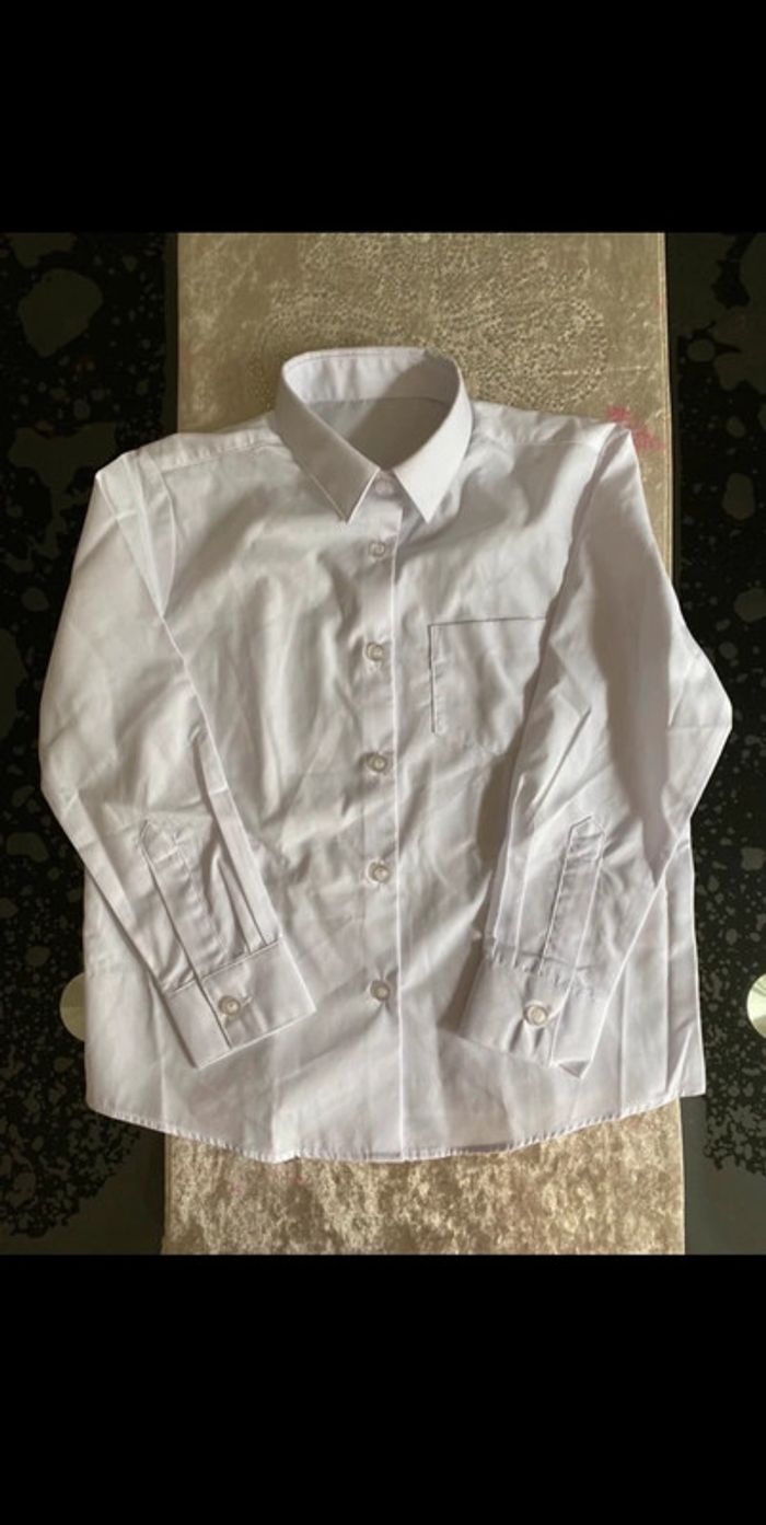Chemise taille 5/6 ans neuve - photo numéro 2