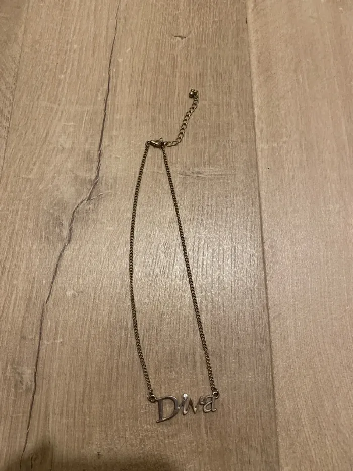 Collier doré Diva