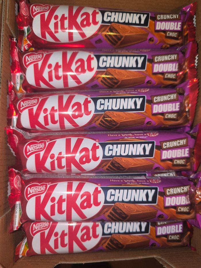 1 boîte de 23 Kit Kat double chocolat