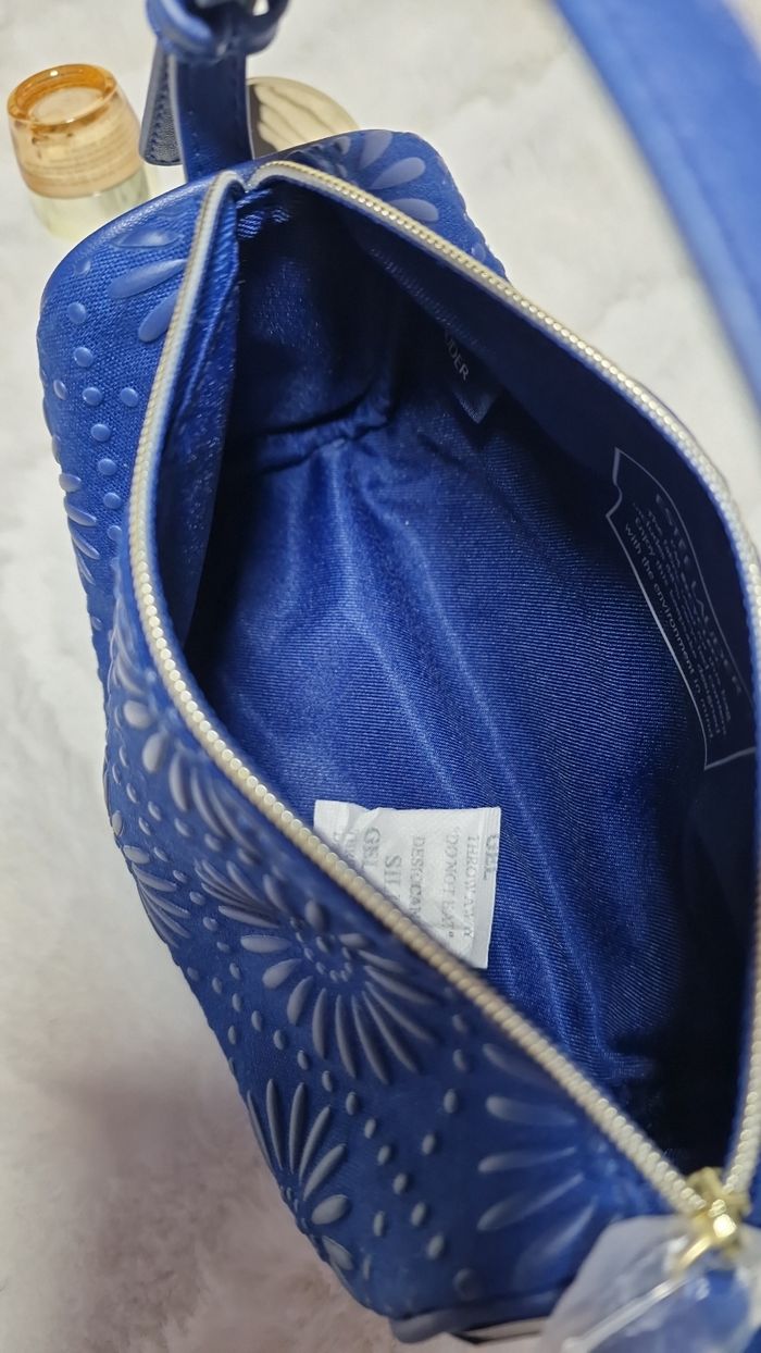 Pochette / Mini sac Estée Lauder + Set soin visage – NEUF - photo numéro 10