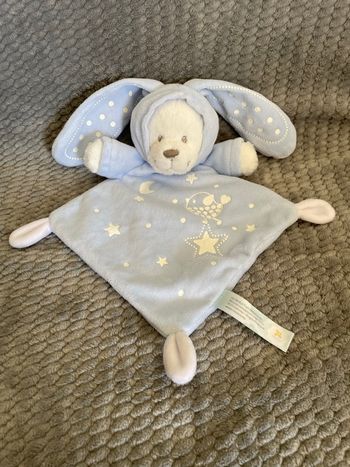 Doudou plat losange ours bleu déguisé en lapin oiseau étoiles lune Nicotoy Simba Toys