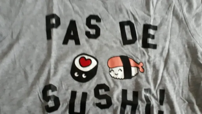 Tee-shirt"cache cache"" taille 1 - photo numéro 2