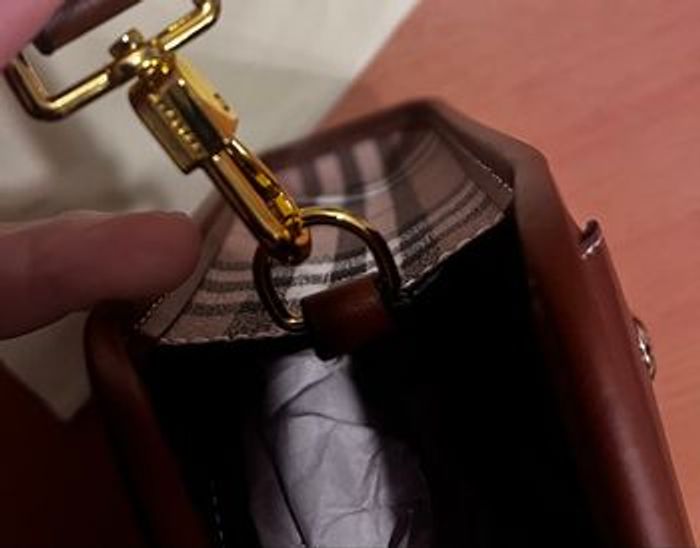 Sac tendance burberry chic  en excellent état - photo numéro 3