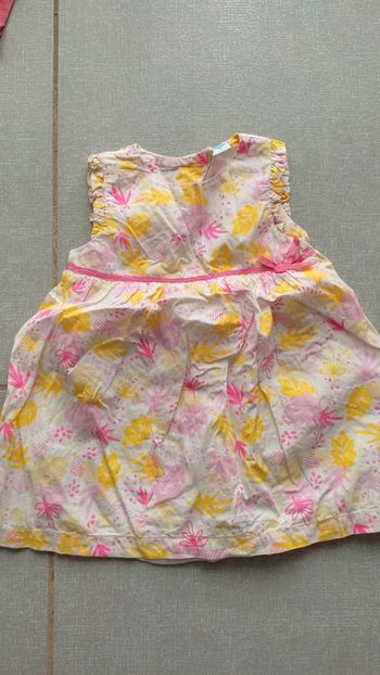 Robe à fleurs Tex Baby T.18 M