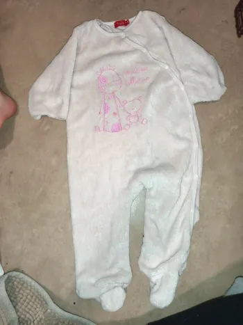 Pyjama polaire marque tissaia taille 18 mois