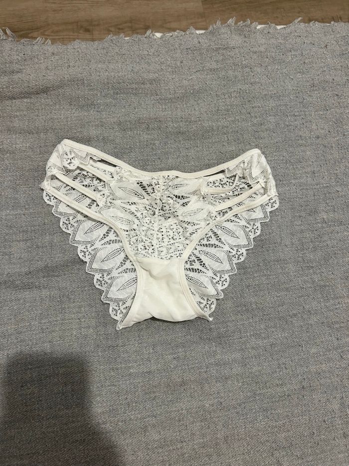 Tanga blanc dentelle - photo numéro 2