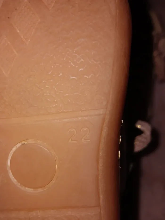 Chaussures taille 22 - photo numéro 3