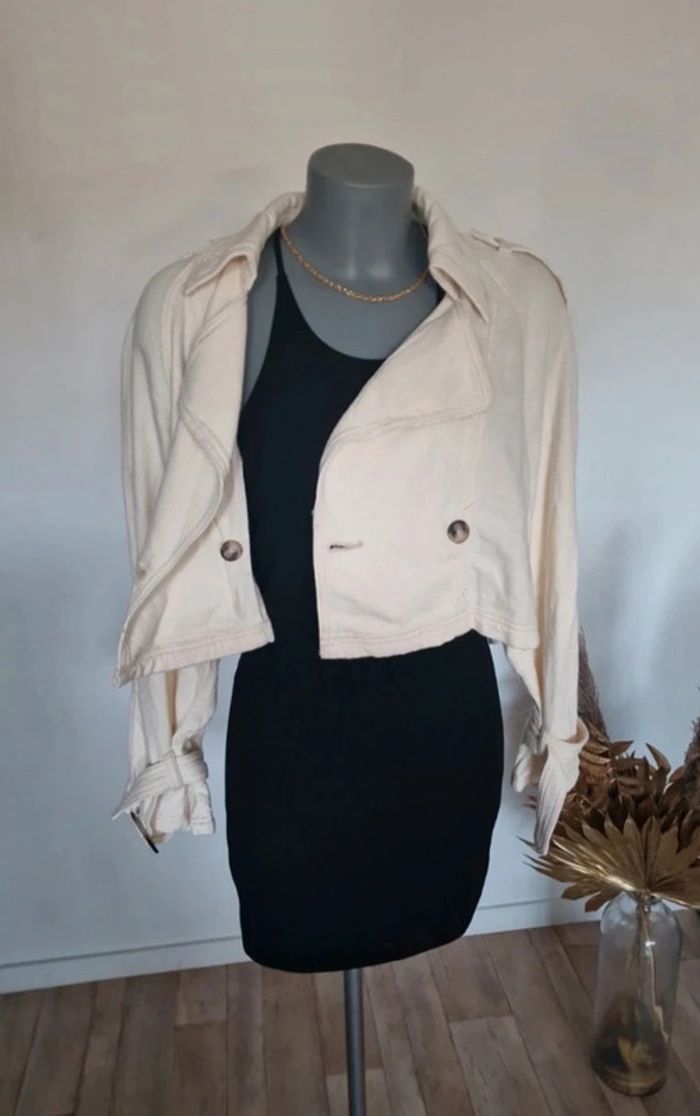 Blazer court couleur crème Stradivarius - photo numéro 12