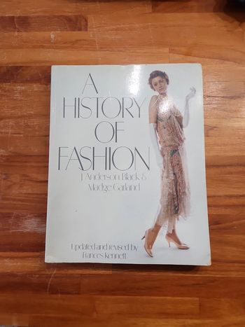 Livre : A history of fashion