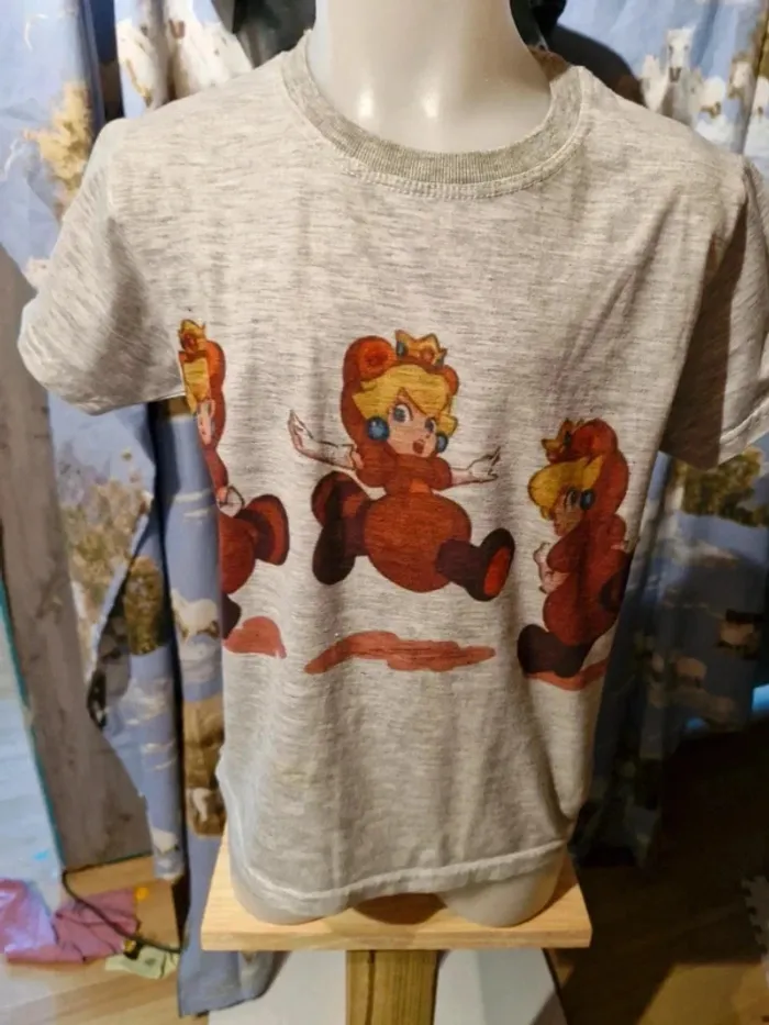 T shirt peach mario 6/7 ans - photo numéro 2