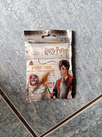 Figurine Harry Potter neuve en métal