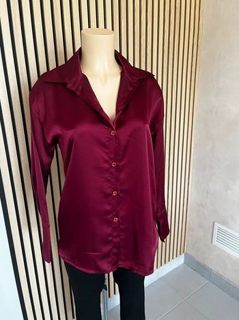 Chemise satinée bordeaux