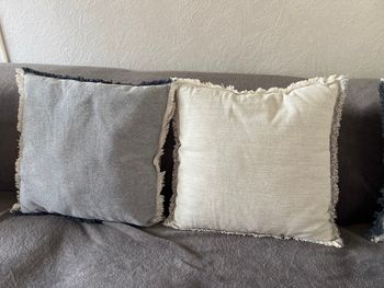 À vendre quatre coussins pour Salon