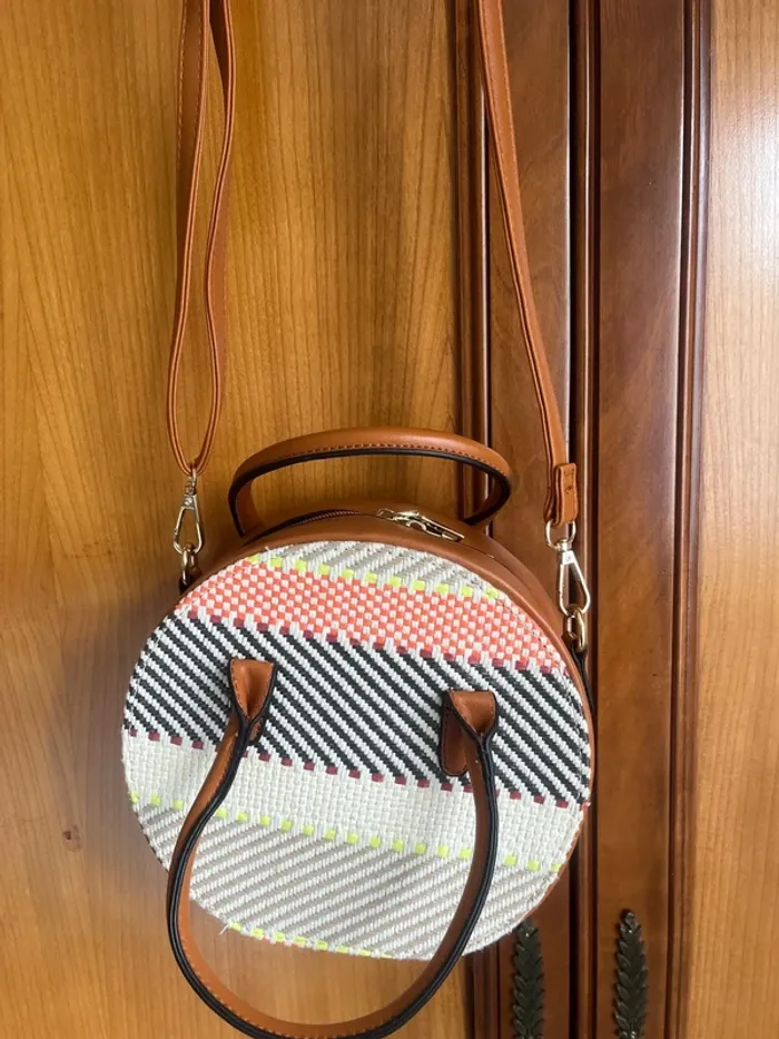 Sac à main rond avec bandoulière - photo numéro 2