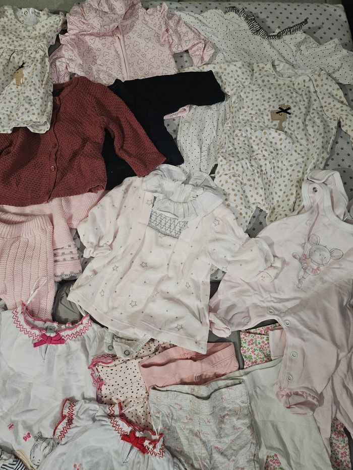 Lots vêtements fille 1 mois - photo numéro 3
