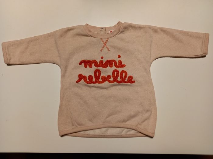 Pull manches longues.