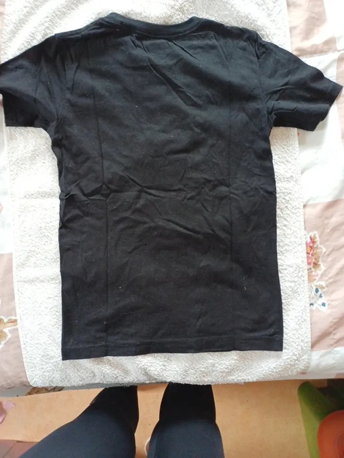 Tes shirt noir logo rouge - photo numéro 3