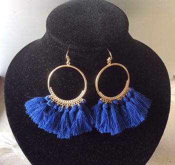 Boucles d’oreilles Pompons Neuves