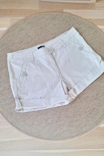 Short femme taille 44 neuf