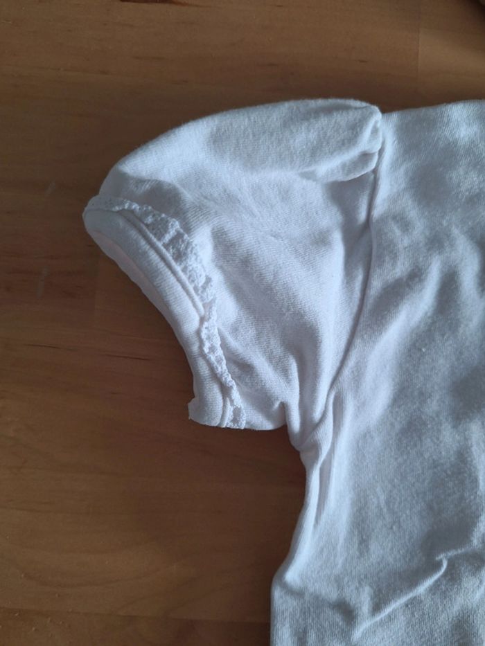 T-shirt manches courtes pour fille taille 12mois très bon état - photo numéro 3