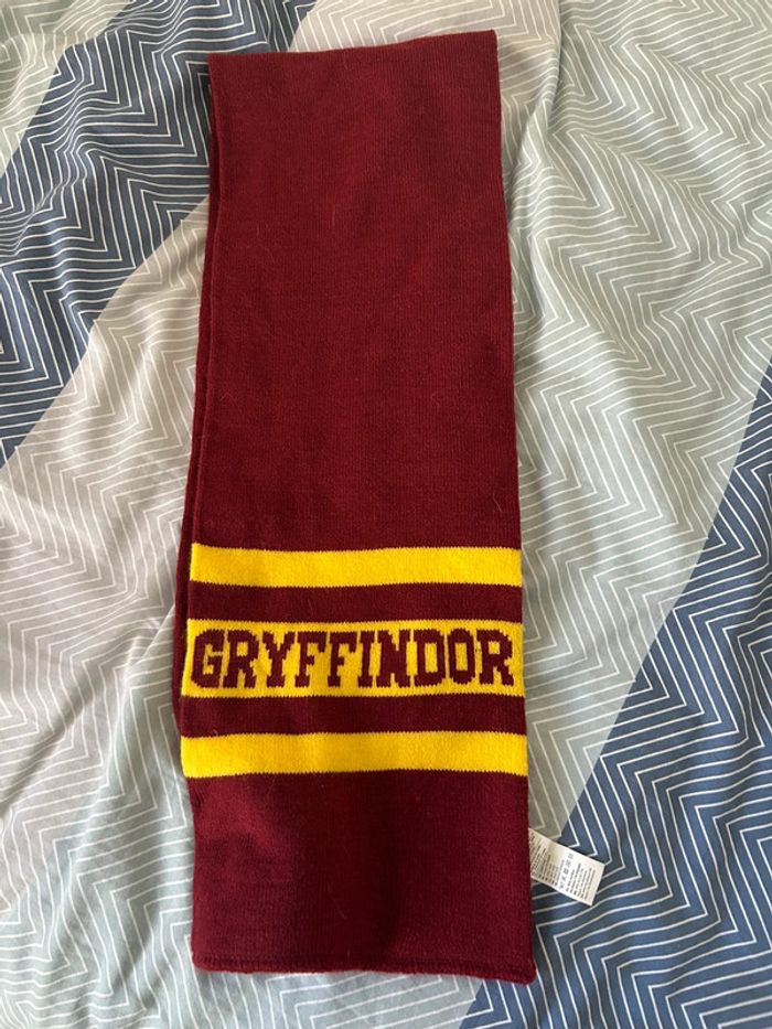 Écharpe griffon d’or Harry potter - photo numéro 2
