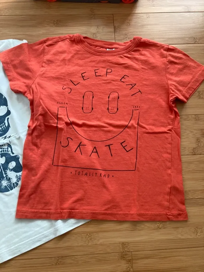 8 ans - Set de 3 t-shirt manches courtes - gris, blanc et orange - photo numéro 3