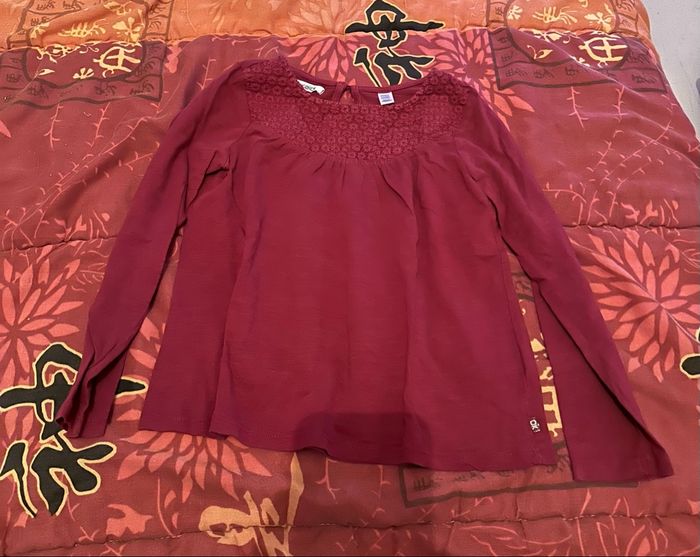 Haut ML fille taille 8 ans🦄