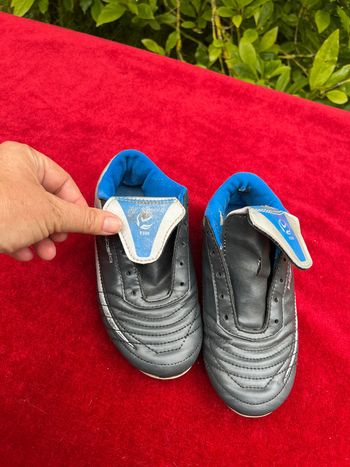 chaussure de foot T 33