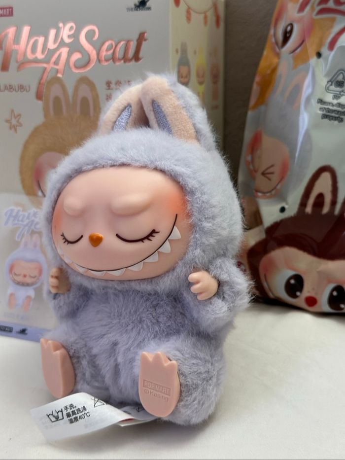 Labubu have a seat zizi - photo numéro 3
