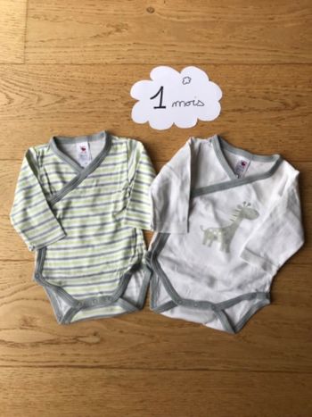 Lot de 2 bodys C&A 56 cm (1 mois)