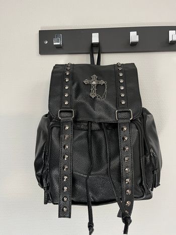 Beau Sac à Dos Gothique avec Croix & Rivets
