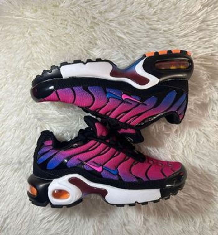 Tn Barcelona jamais porté neuf taille 28