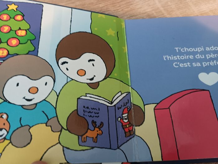 Livre cartonné T'choupi aime le père noël - photo numéro 3