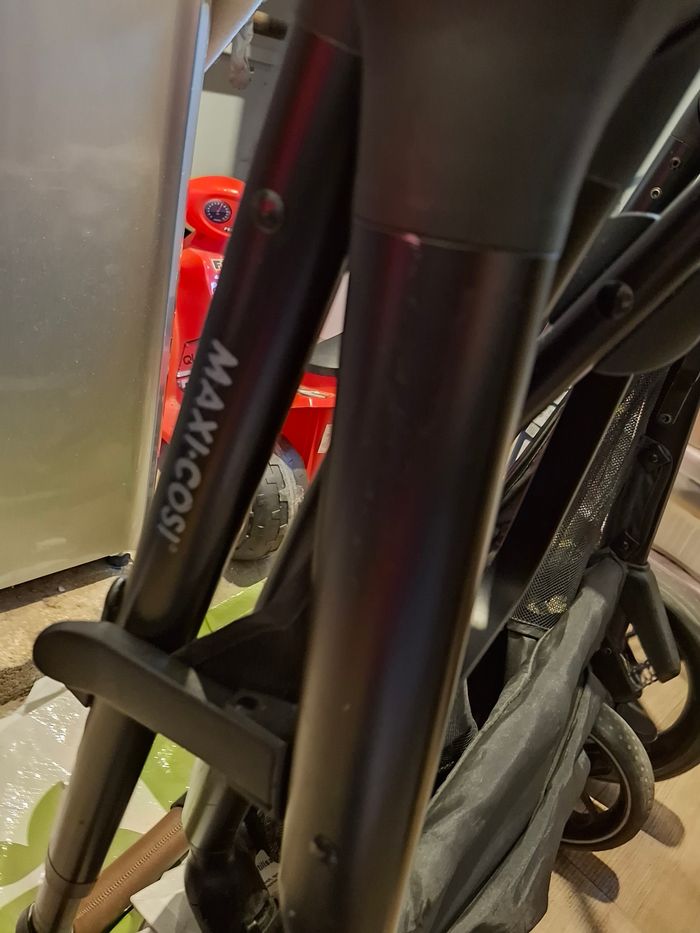 Poussette maxi cosy de 0 a 22 kilos avec sa base - photo numéro 7