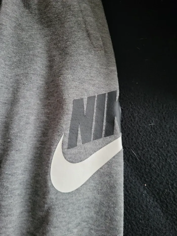 Bas de jogging Nike taille 2-3 ans - photo numéro 2