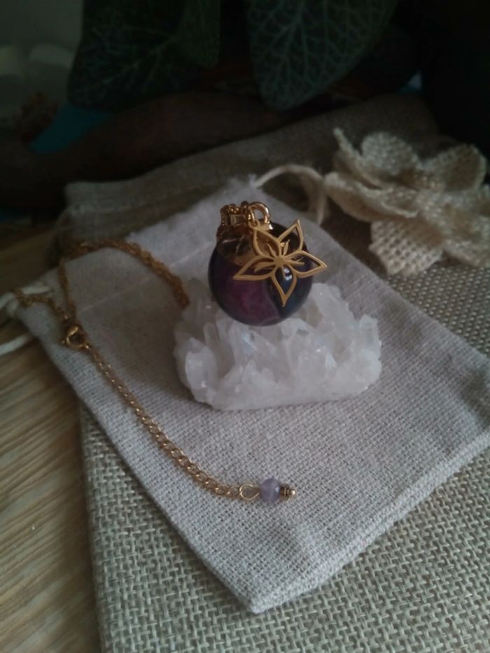 Collier pierre d'agate et fleur de monoï - photo numéro 2