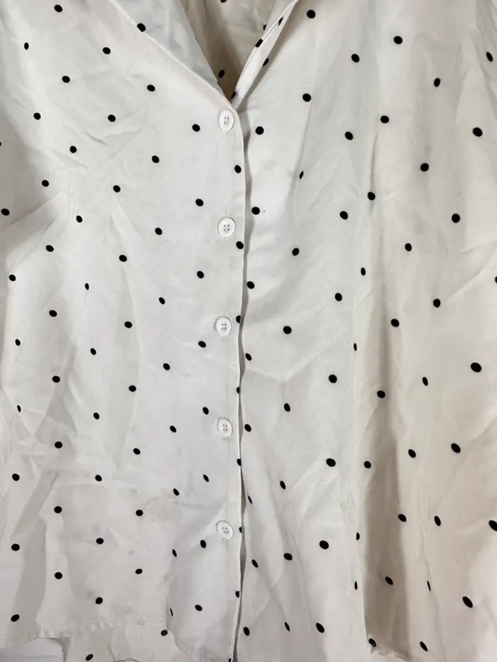 Chemise blanche à petits points noirs YesStyle - photo numéro 2