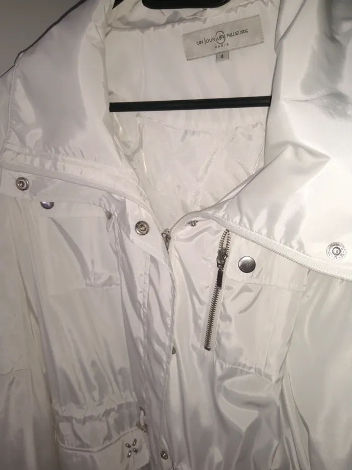 T4 manteau blanc UJA - photo numéro 4