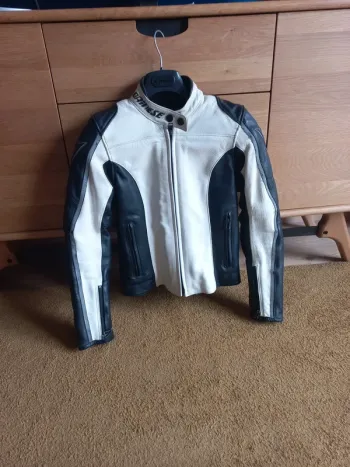 Blouson cuir moto femme Dainesse