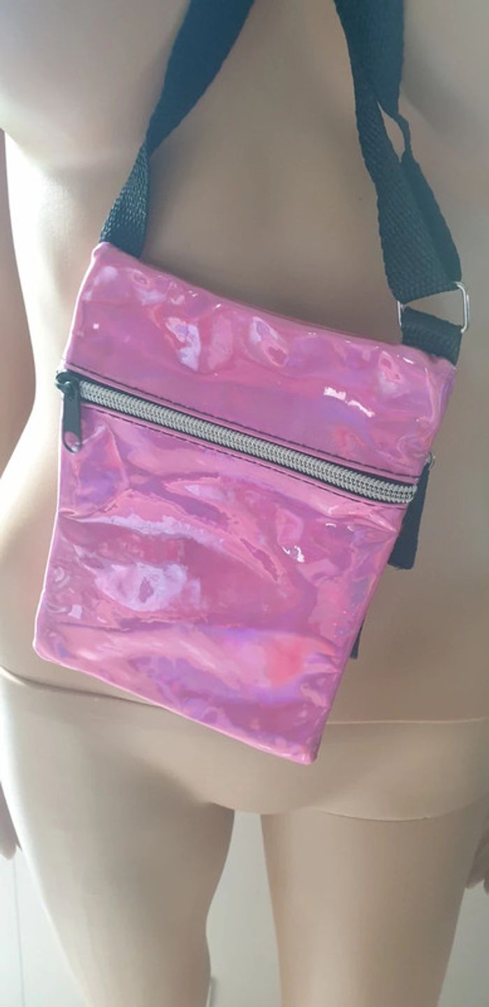 ⭐ Sac bandoulière rose brillant #emyfleury_sacs - photo numéro 3