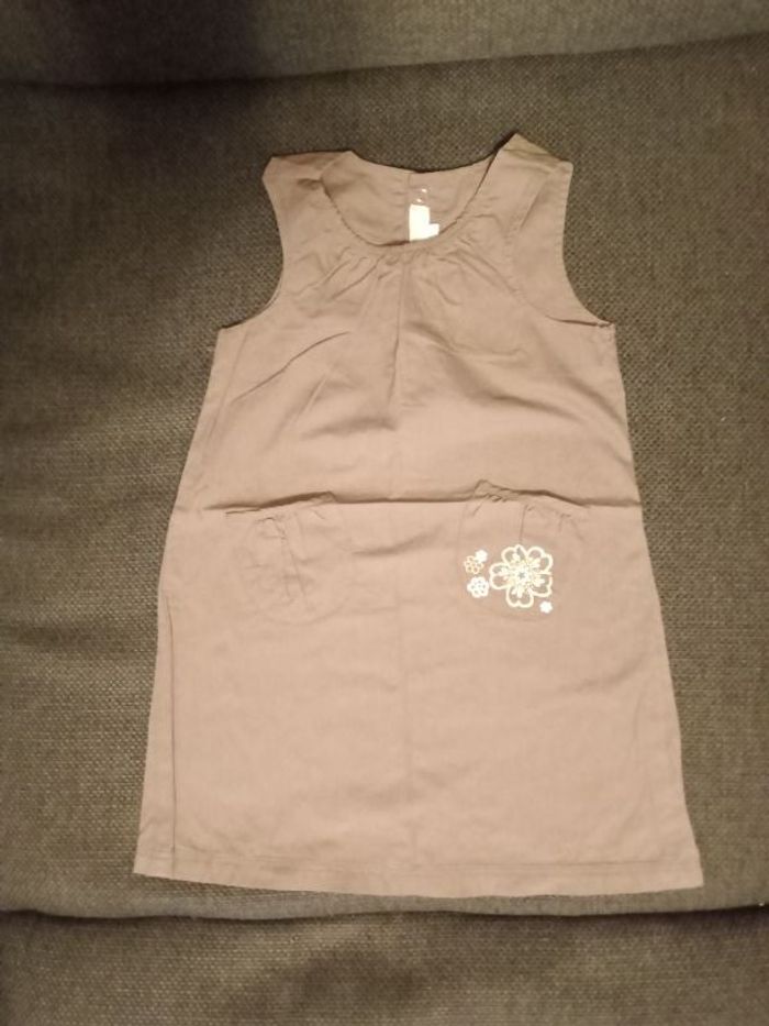 Robe sans manches brun fleur