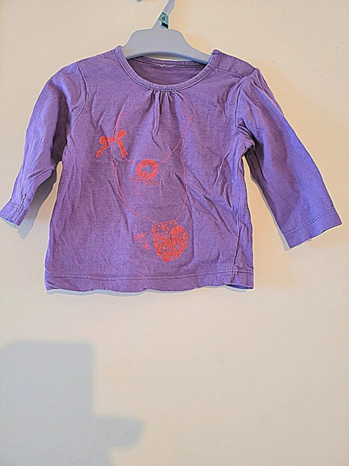 T shirt violet léger kiabi taille 6 mois - photo numéro 2