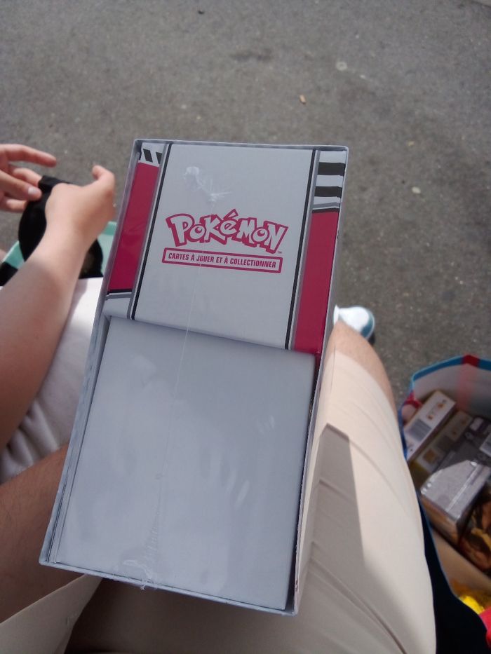 Etb pokémon ev 10.5 scellé flamme blanche - photo numéro 2