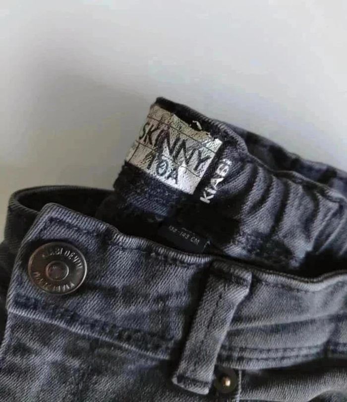 8 € Jean Skinny Kiabi 10 ans - photo numéro 5