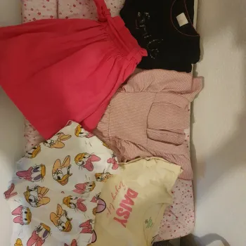 Lot vetements fille 4 ans